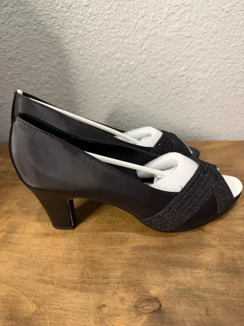 Easy Street Alive 5 Black Satin Glitter Peep-Toe Mid Heels size 10WW